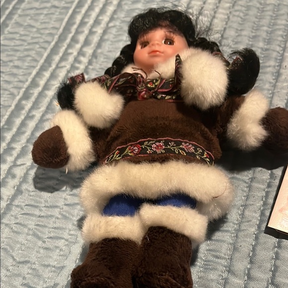 Genuine Eskimo Doll - Brown and White - Picture 3 of 7